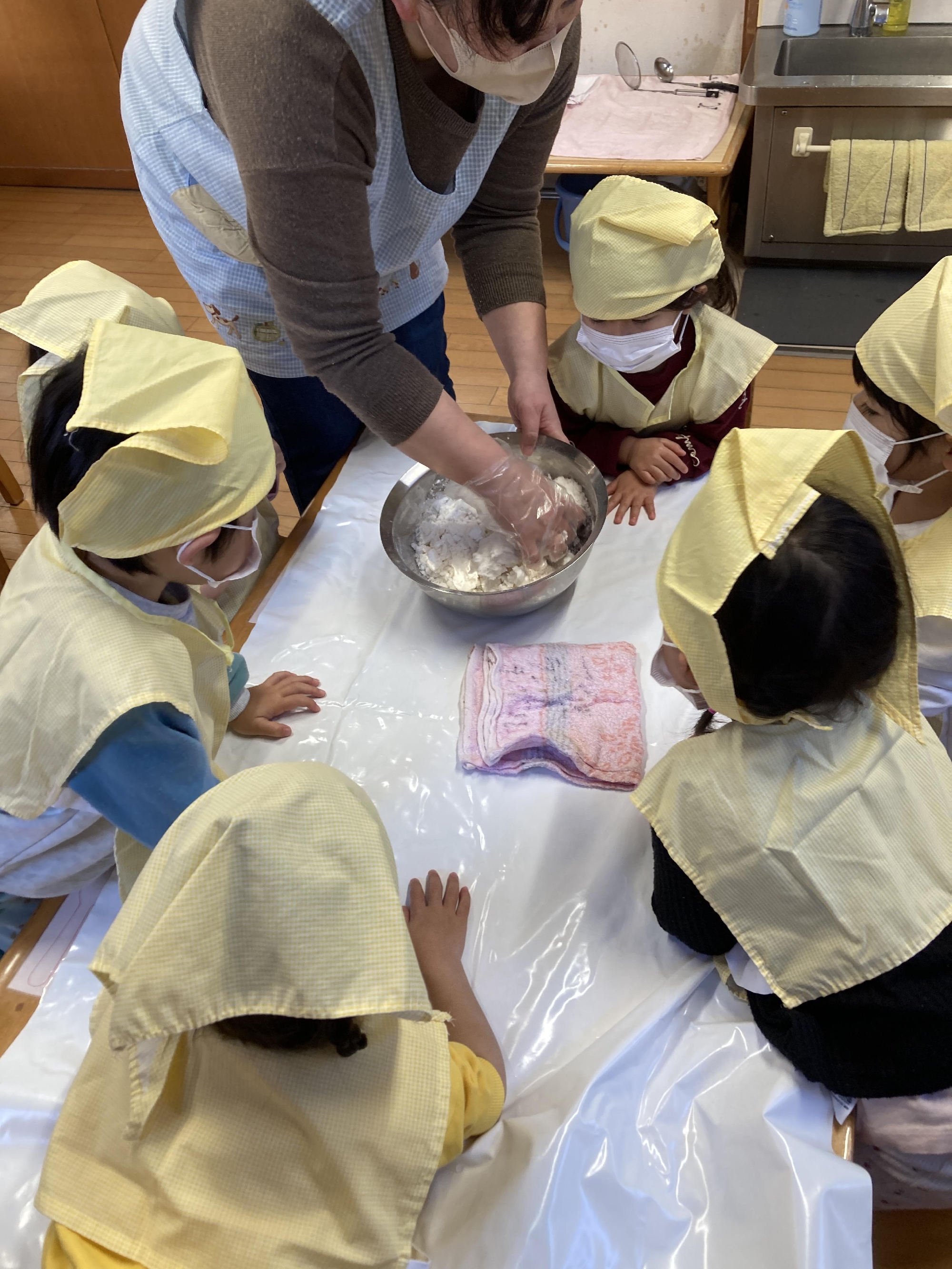 ICまゆ玉作り（2歳児）