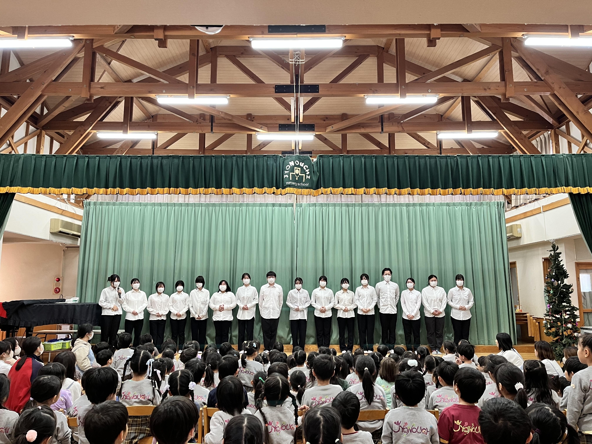 大原学園によるクリスマス発表会